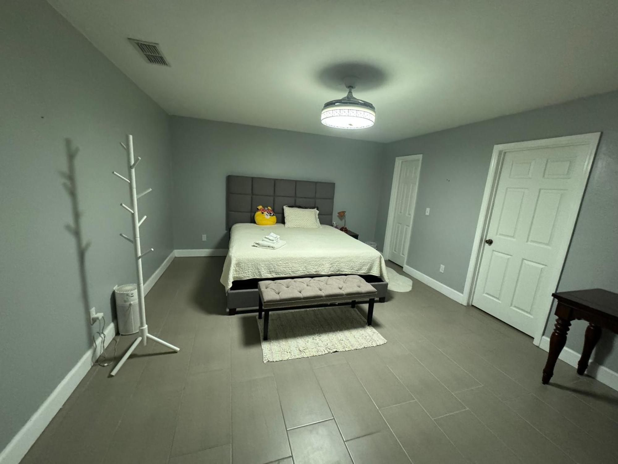 Spacious Room In A Nice House เกนส์วิลล์ ภายนอก รูปภาพ