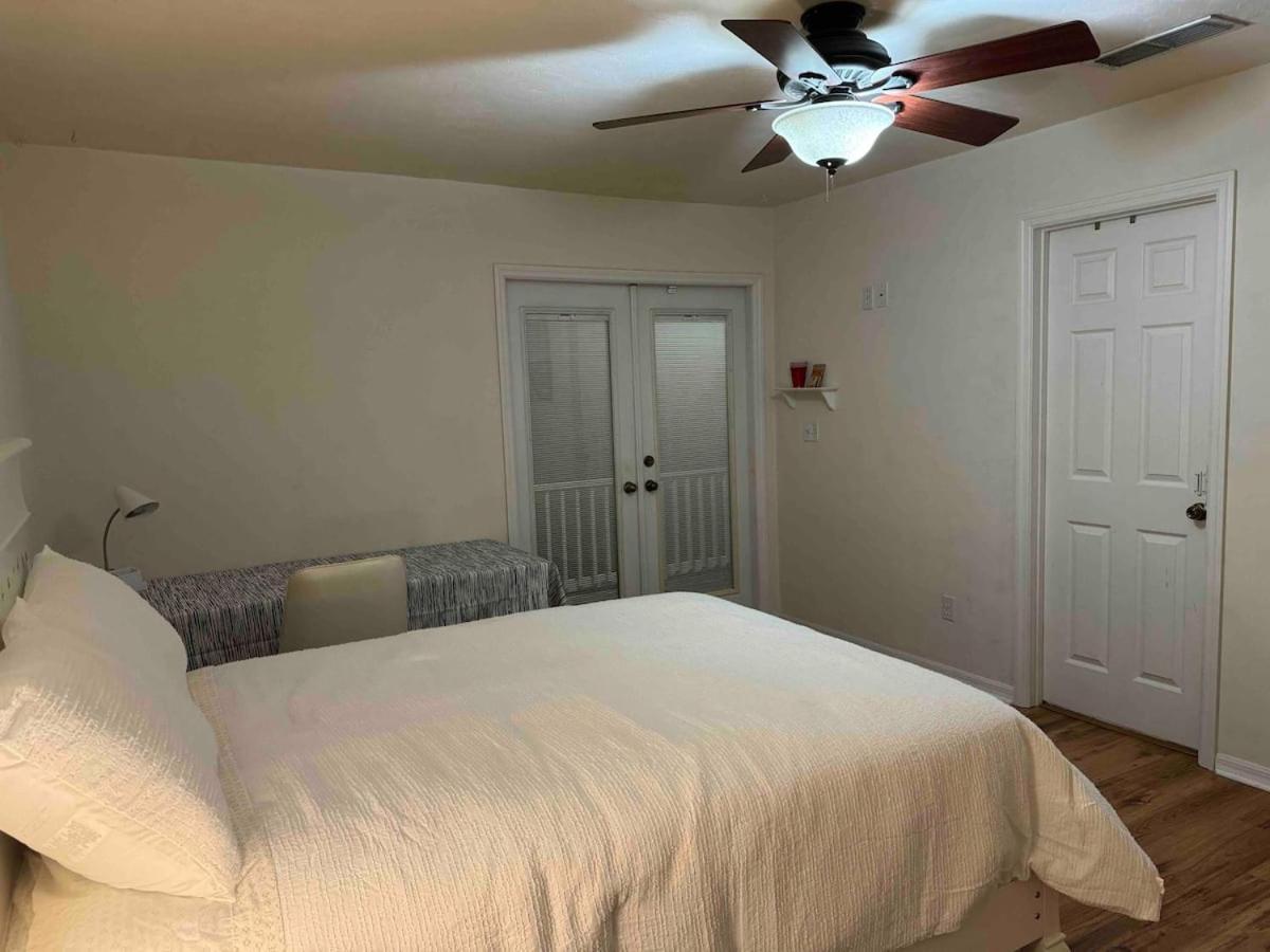 Spacious Room In A Nice House เกนส์วิลล์ ภายนอก รูปภาพ
